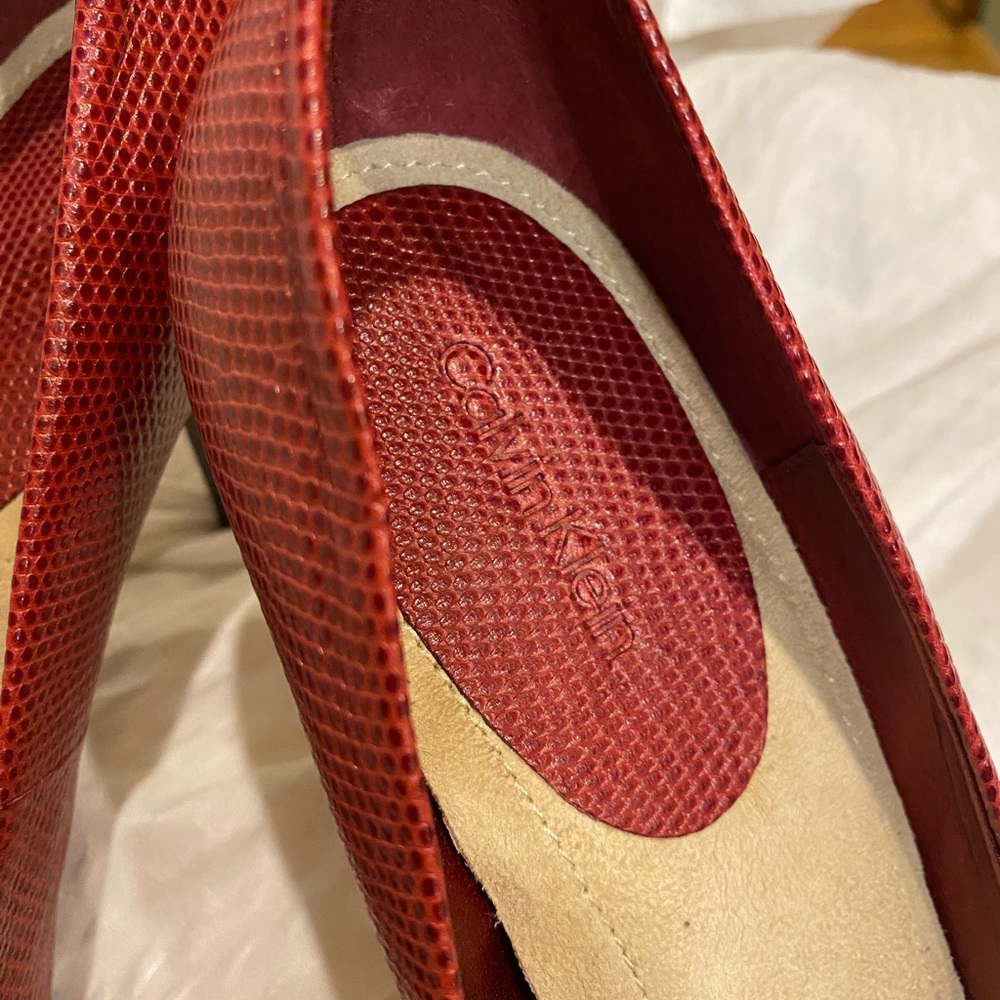Calvin Klein Dark Raspberry Pebble Textured Heels - Picture 3 of 7
